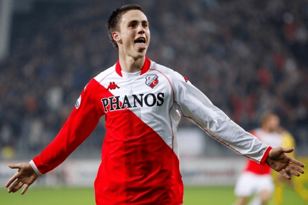 金年会中文官网-包含荷甲赛后再迎强敌；费耶诺德绝杀压哨；主帅态度——更衣室稳定；阵容厚度经受考验的词条