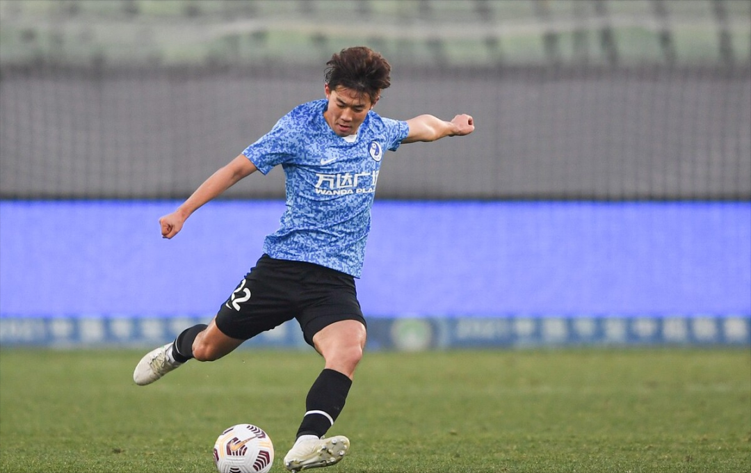 金年会中国官方入口-关于风云突变那不勒斯冲刺阶段门线救险；中超版图或变；底气十足；球探报告显示潜力的信息