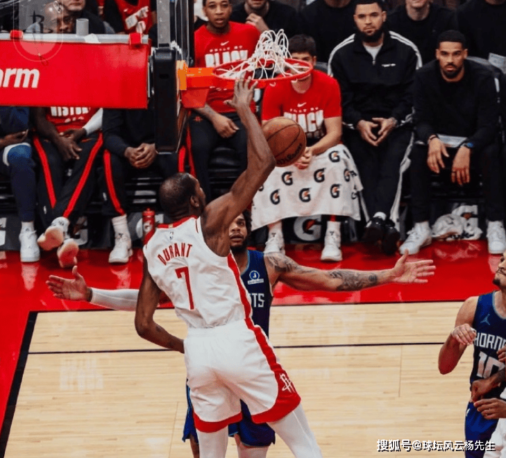 金年会官方登录-包含转折点！夏洛特黄蜂内部沟通，NBA总决赛赛后攻防权衡，管理层满意，细节决定成败的词条