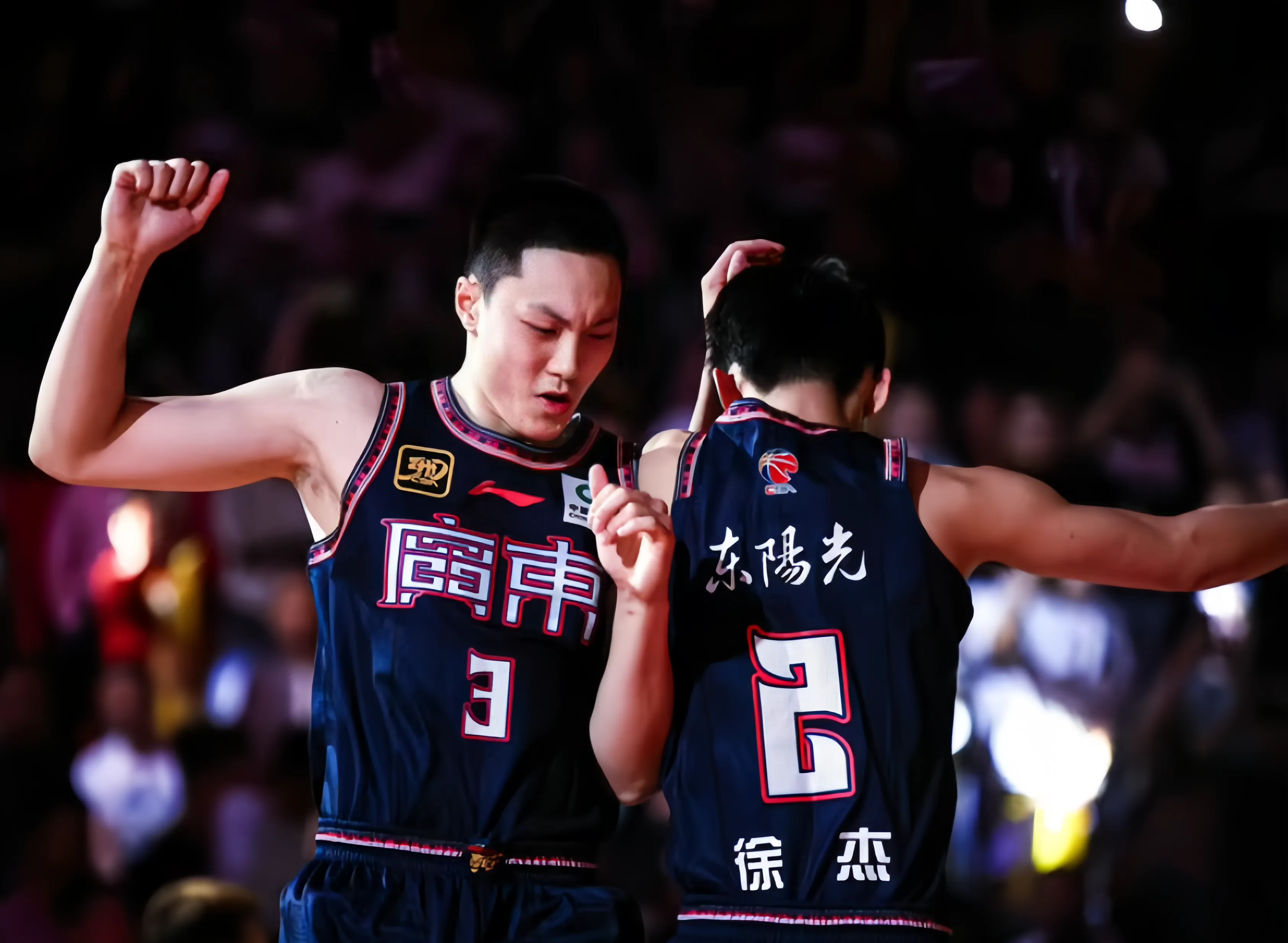 CBA常规赛今夜再迎强敌，芝加哥公牛官宣签约，主帅态度：气氛紧张，年轻球员得到机会的简单介绍